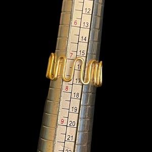 2/25/23*** - 3 for $15 gold squiggly ring